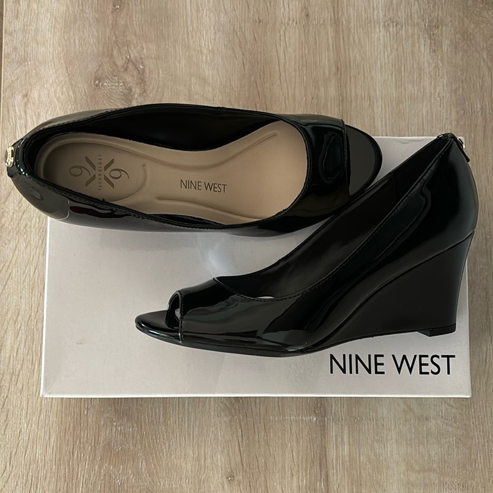 Brand New in box -Nine West Black Cape 9x9 Dress Wedges